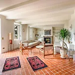 Grande Bastide, Villa